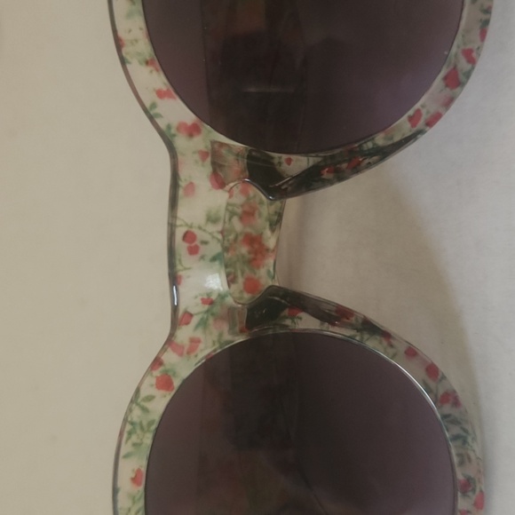 Flower print sunglasses - Picture 9 of 13